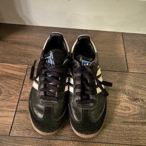 Big Boys Adidas Sambas size 4.5